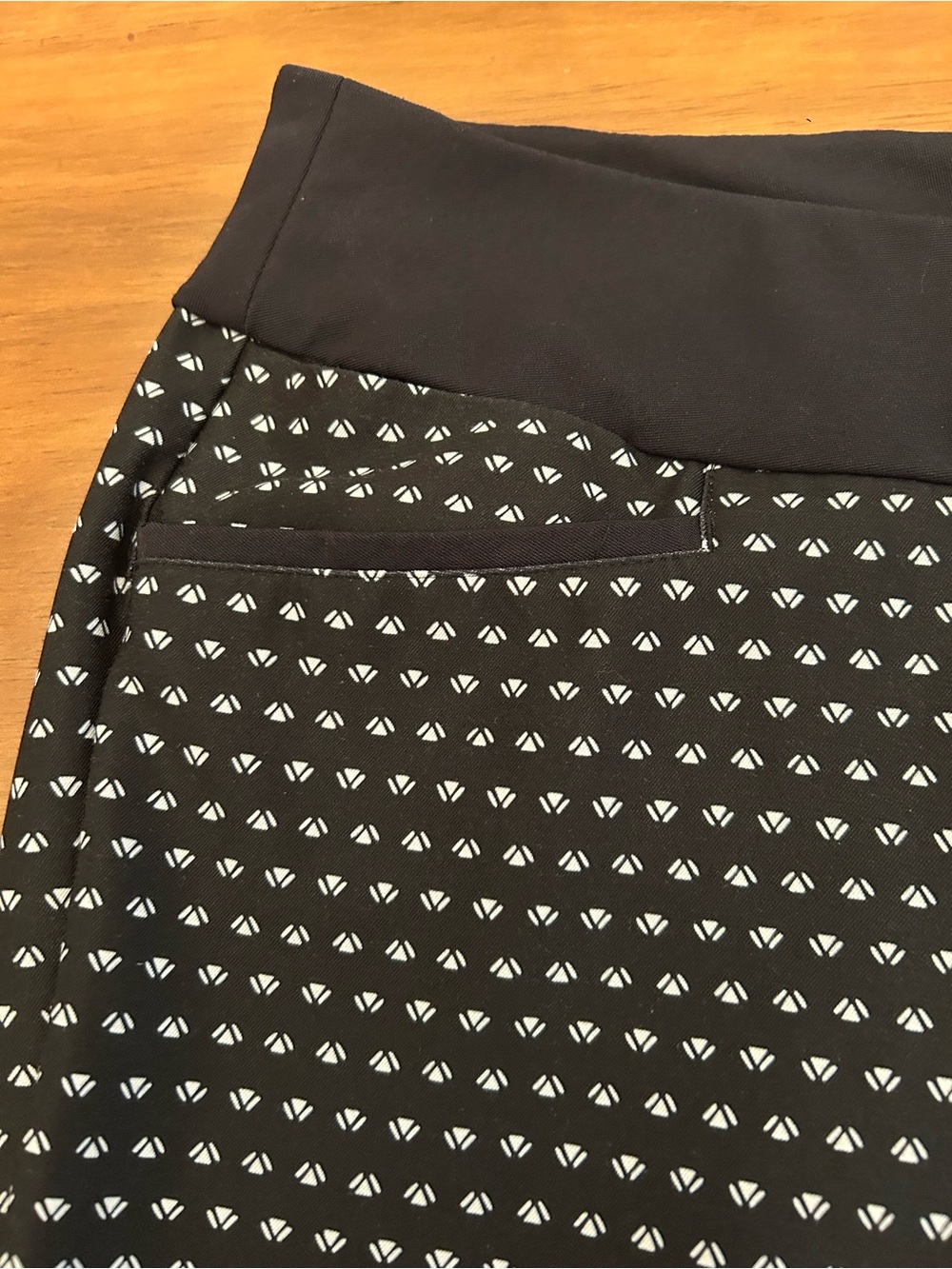 Adidas Women’s Golf Pants - Black Geometric Print - Size L Sporty Chic - Picture 3 of 5